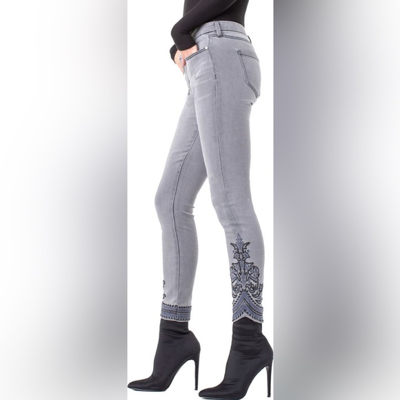 LVPL by Liverpool Kayden Embroidered Hem Ankle Jeans - Picture 2 of 7
